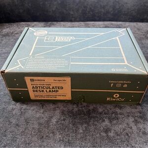 NIB KiwiCo Eureka Crate- Articulated Desk Lamp